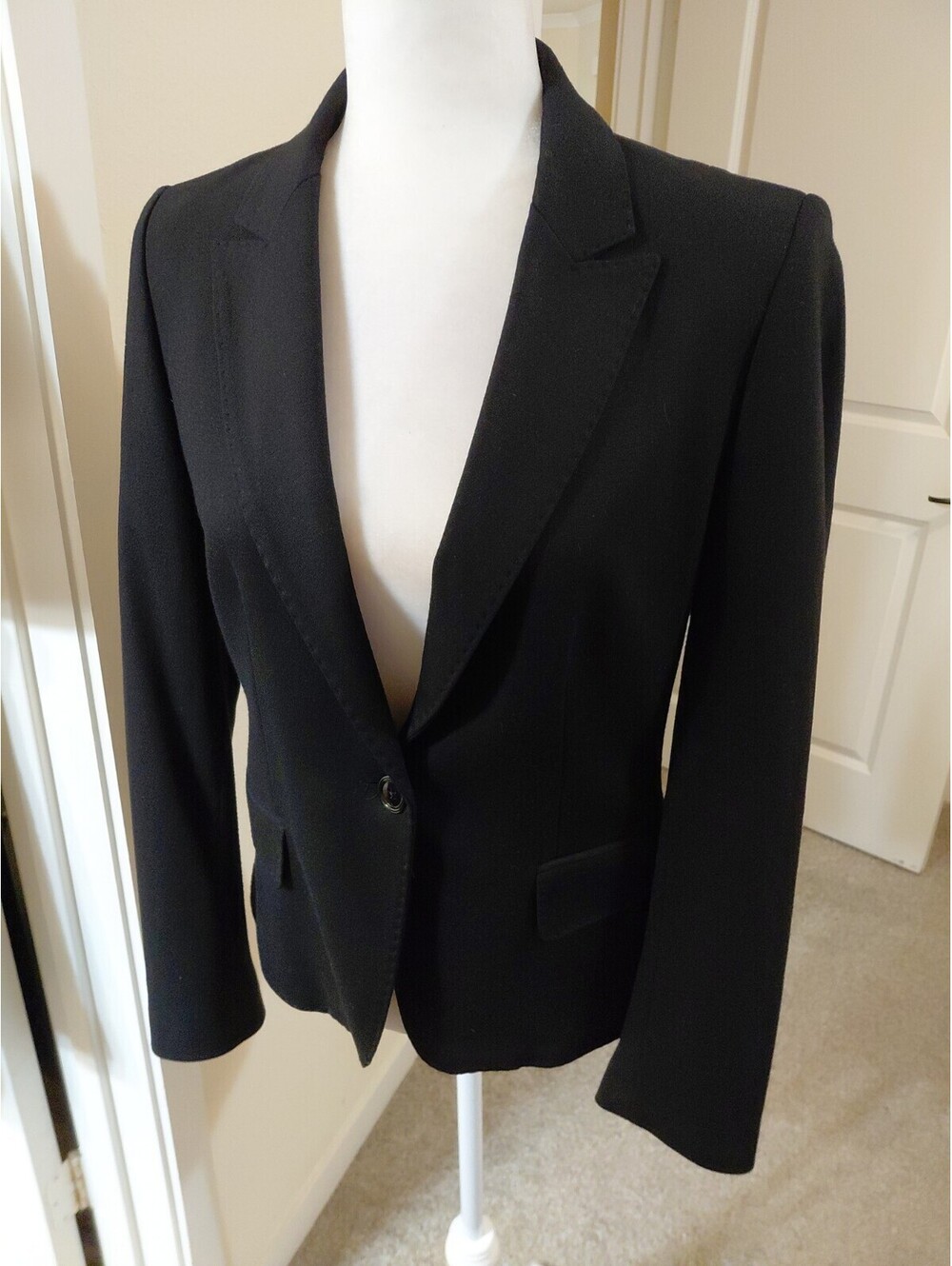 Caroll single-breasted 1-button black blazer Size 6 EUC #480
